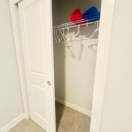 Private Room Minutes To Calgary Airport Yyc, Downtown, Banff Экстерьер фото