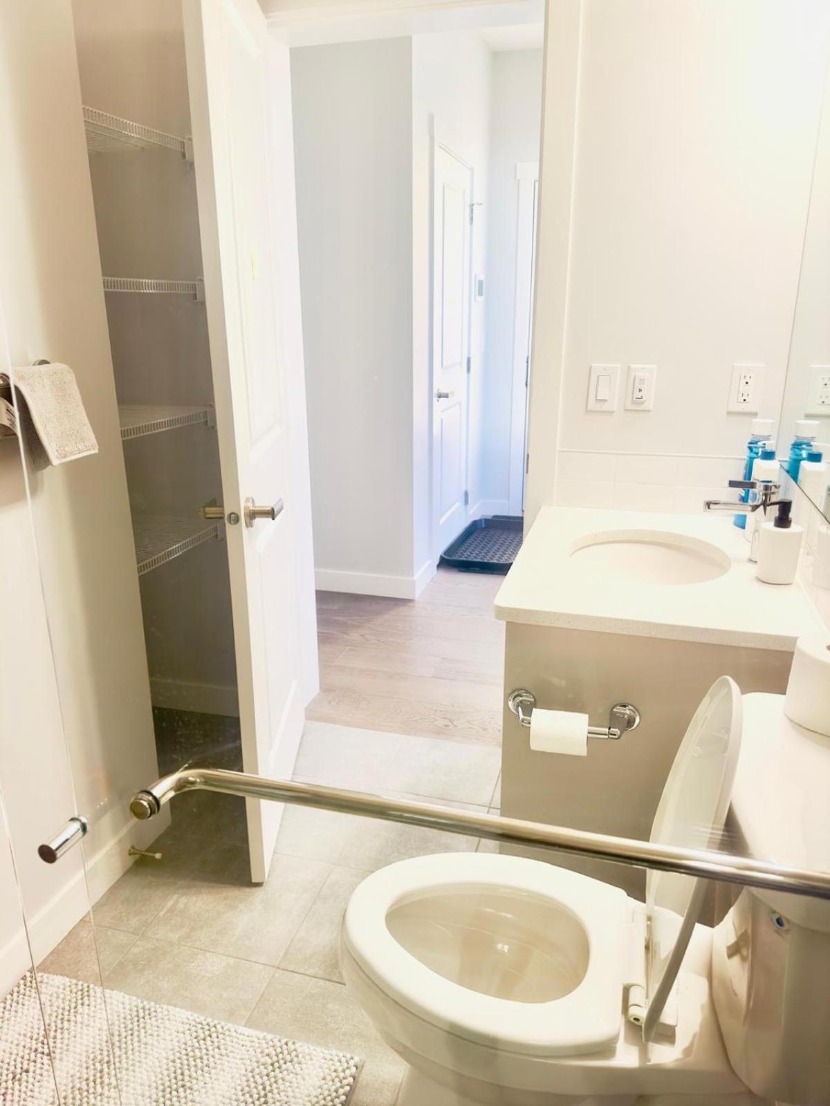 Private Room Minutes To Calgary Airport Yyc, Downtown, Banff Экстерьер фото